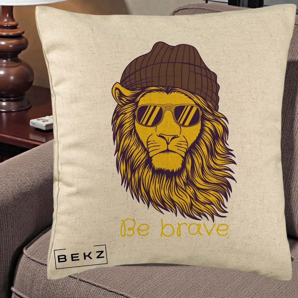 Perna Decorativa Leu Hipster Be Brave, 40x40 cm, Bej, Husa Detasabila, Perna Inclusa, BEKZ®