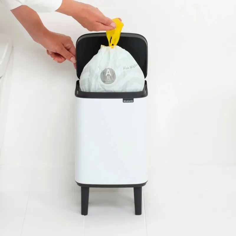 Cos de gunoi Brabantia Bo Small Hi 1006639, 4 L, Deschidere lina si silentioasa, Bază antiderapanta, Alb