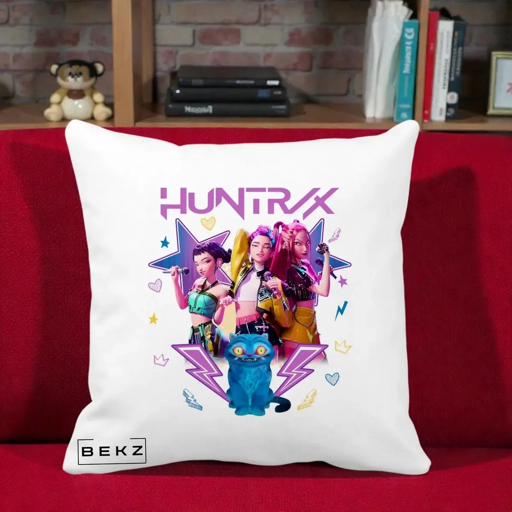 Perna Personalizata K-pop HUNTRX Trio 3D cu Pisica Fulgere, 40x40 cm, Alba Mata, Husa Detasabila, Perna Inclusa, BEKZ®
