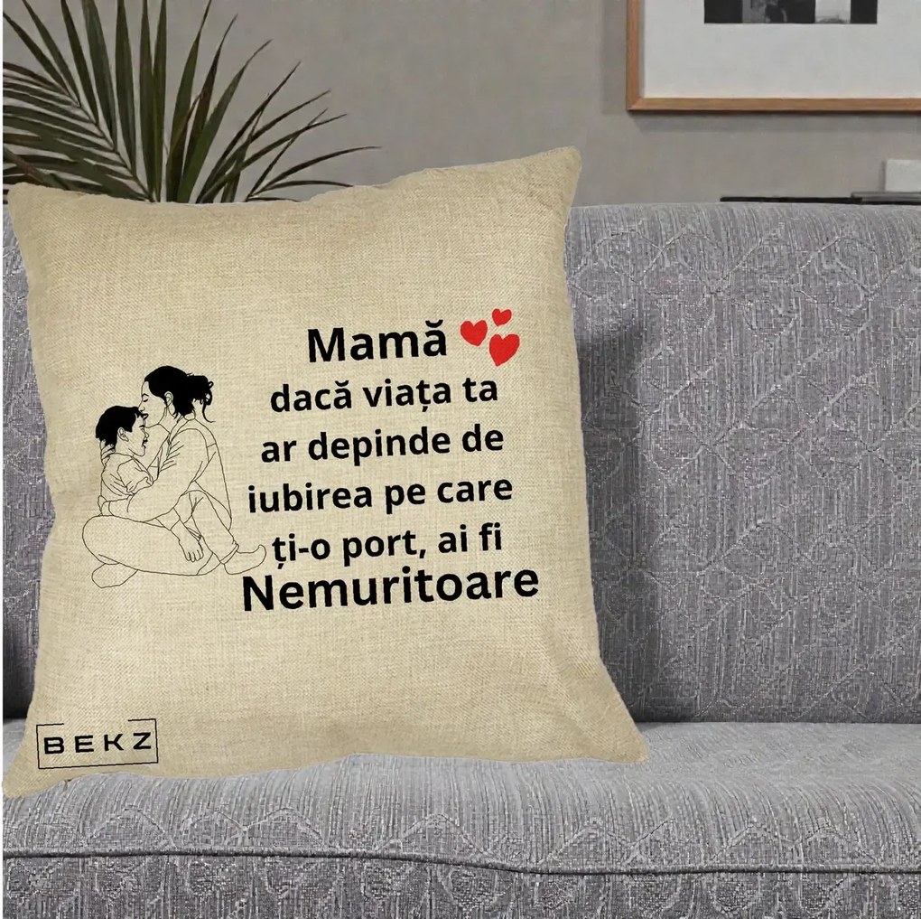 Cadou pentru Mama - Perna Personalizata Mama Nemuritoare Kawaii, 40x40 cm, Crem, Husa Detasabila, Perna Inclusa, BEKZ®