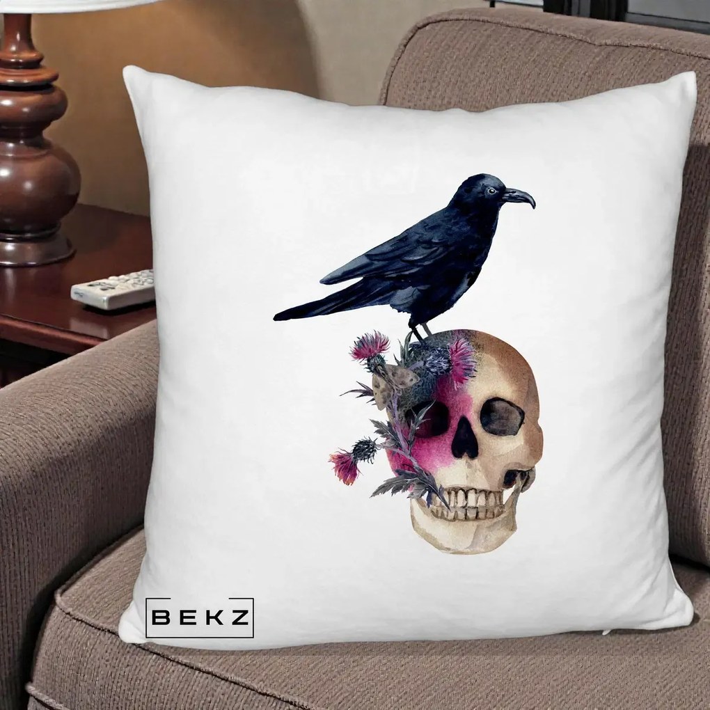 Perna Decorativa Craniu cu Corb si Flori Gothic, 40x40 cm, Alb Pufos, Husa Detasabila, Perna Inclusa, BEKZ®