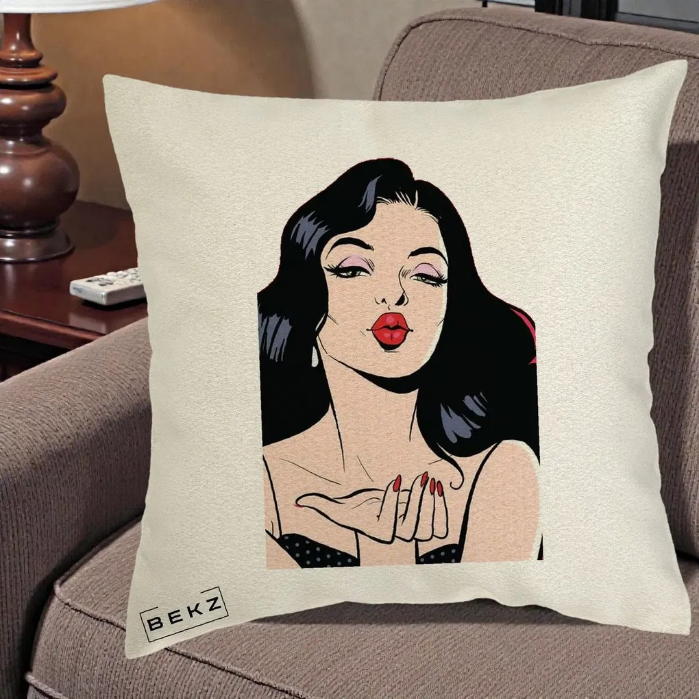 Perna Decorativa Femeie Pop-Art Kiss, 40x40 cm, Ecru, Husa Detasabila, Perna Inclusa, BEKZ®