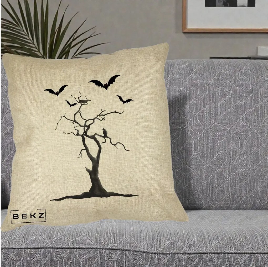 Perna Decorativa Halloween Copac cu Lilieci Alb-Negru, 40x40 cm, Crem, Husa Detasabila, Perna Inclusa, BEKZ®