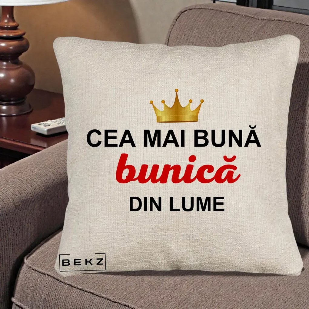 Cadou pentru Bunica - Perna Personalizata Cea Mai Buna Bunica Din Lume Coroana Aurie, 40x40 cm, Bej Canapea, Husa Detasabila, Perna Inclusa, BEKZ®