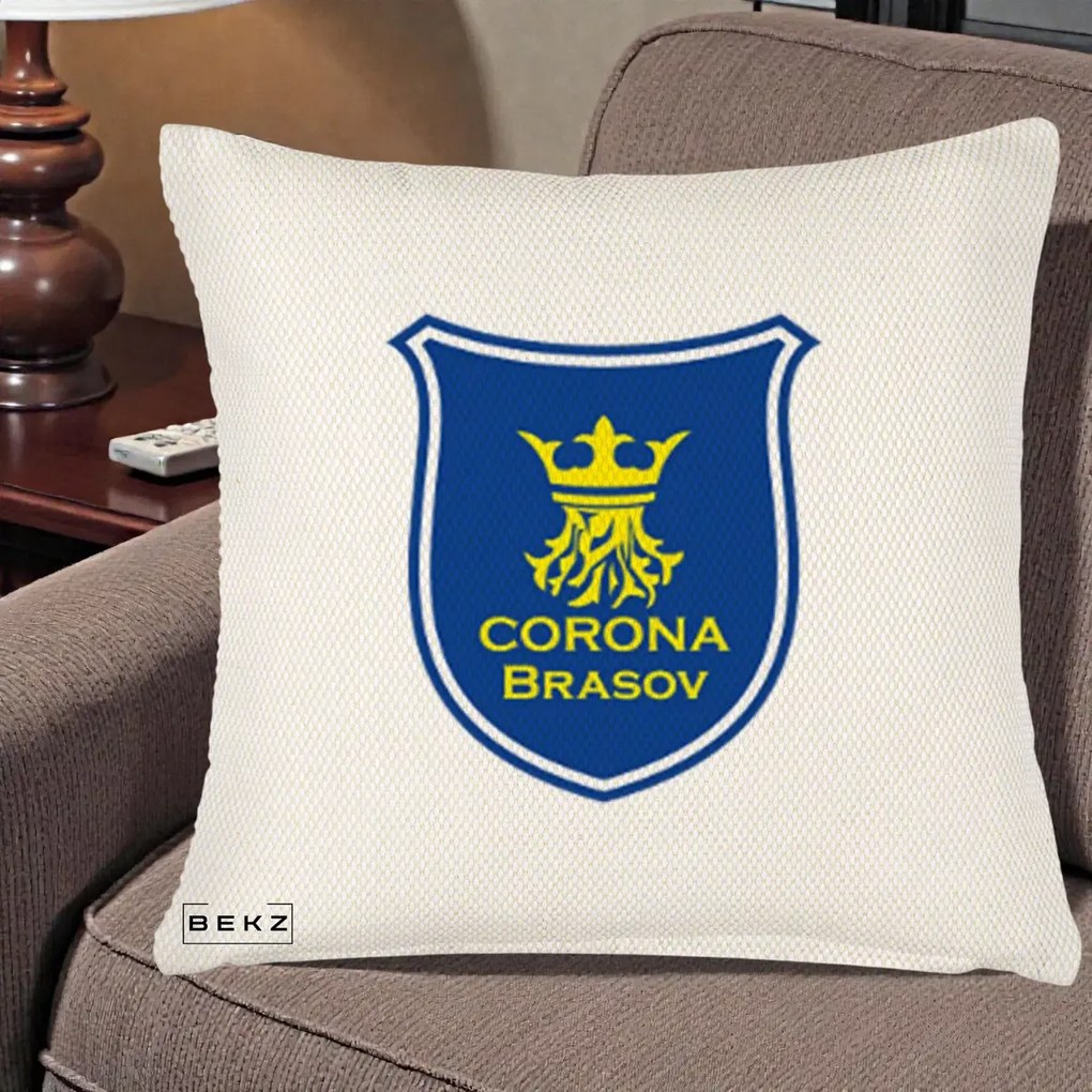 Perna Personalizata Corona Brasov Fotbal, 40x40 cm, Crem Reliefat, Husa Detasabila, Perna Inclusa, BEKZ®