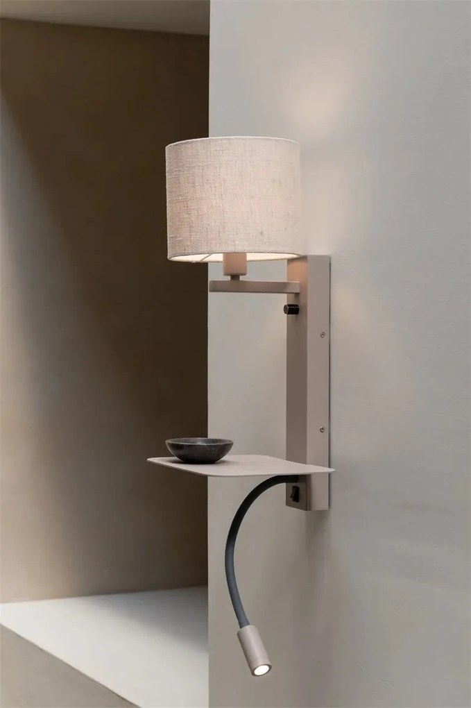 Aplica cu raft si reader LED, port USB si abajur textil in deschis Florence