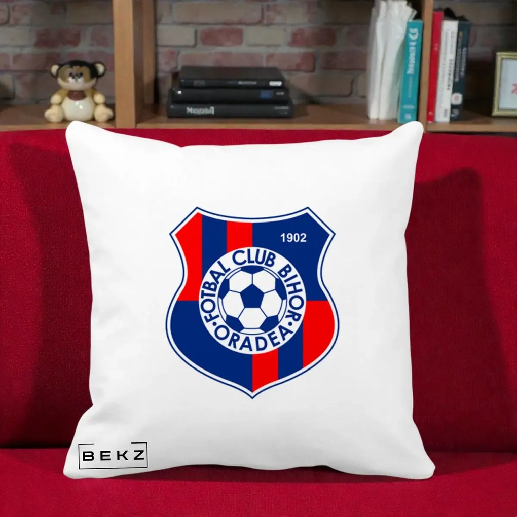 Perna Personalizata FC Bihor Oradea 1902 Fotbal, 40x40 cm, Alba Mata, Husa Detasabila, Perna Inclusa, BEKZ®