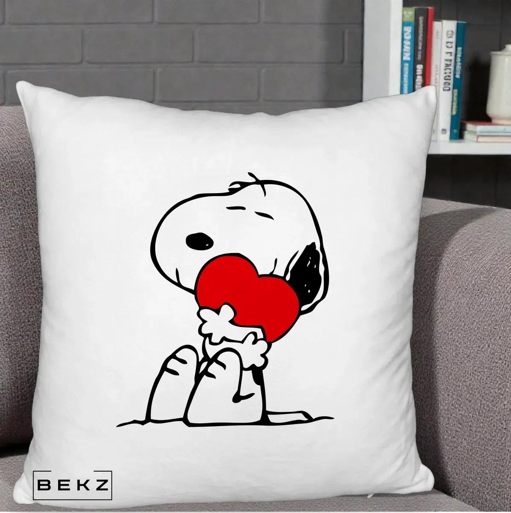Perna Personalizata Snoopy cu Inima, 40x40 cm, Alb Pufos, Husa Detasabila, Perna Inclusa, BEKZ®