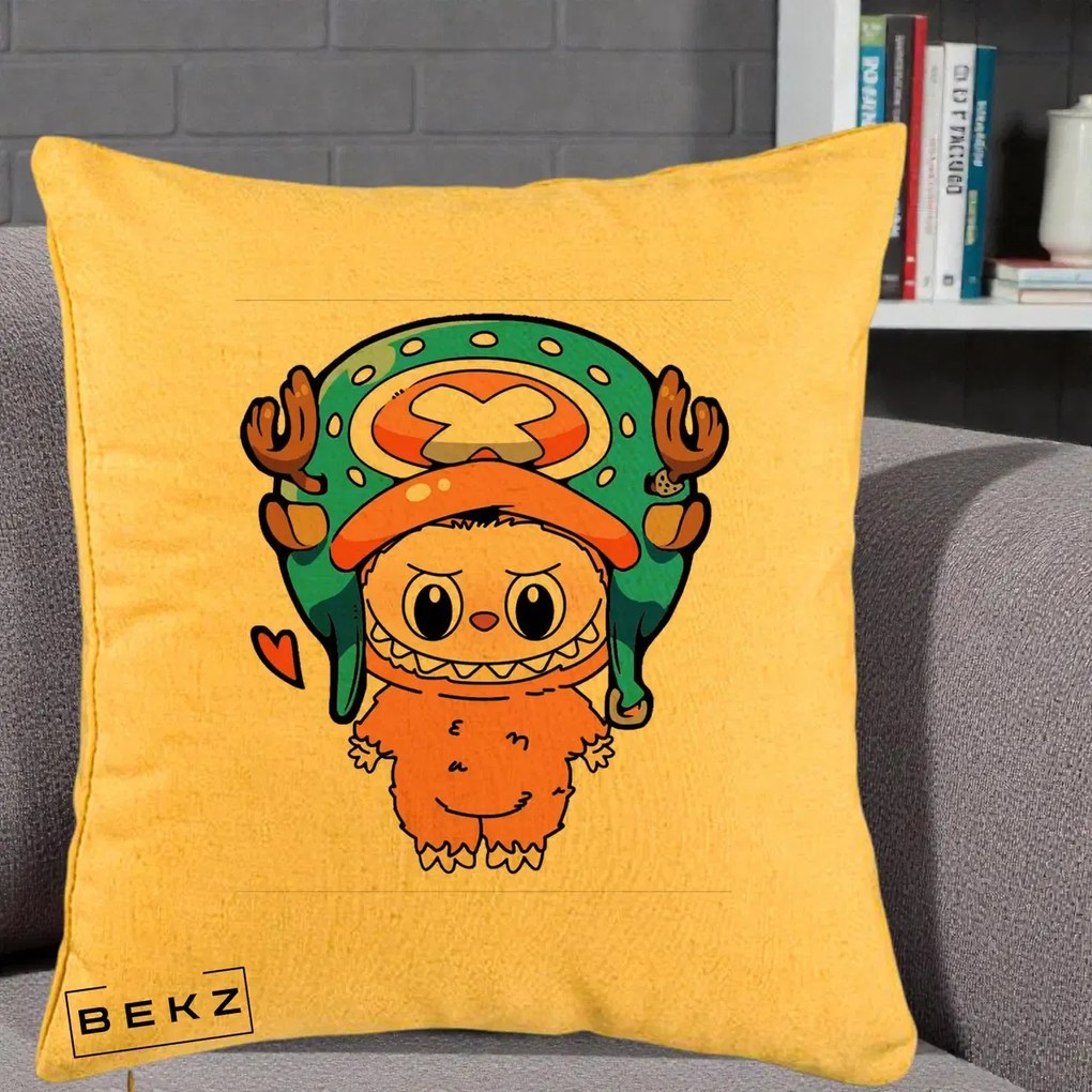 Perna Personalizata Labubu x Tony Tony Chopper, 40x40 cm, Galben, Husa Detasabila, Perna Inclusa, BEKZ®