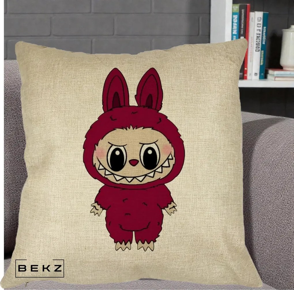 Perna Personalizata Labubu Rosu-Visiniu Solo, 40x40 cm, Crem, Husa Detasabila, Perna Inclusa, BEKZ®