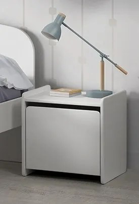 Set KIDDY format dintr-un Pat copii (90x200) cu noptieră, bară de siguranță și cutie de jucării.