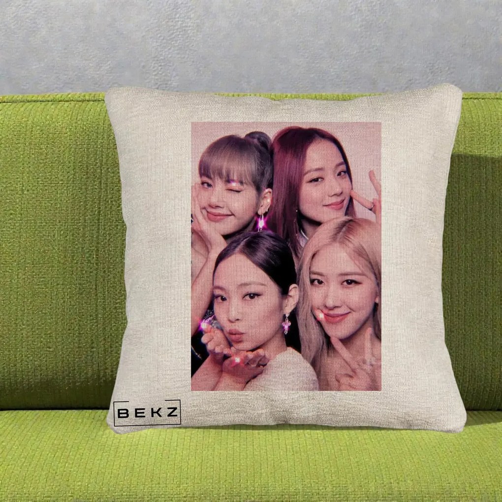 Perna Personalizata K-pop BLACKPINK Foto Grup Selfie Roz cu Glitter, 40x40 cm, Bej Canapea, Husa Detasabila, Perna Inclusa, BEKZ®