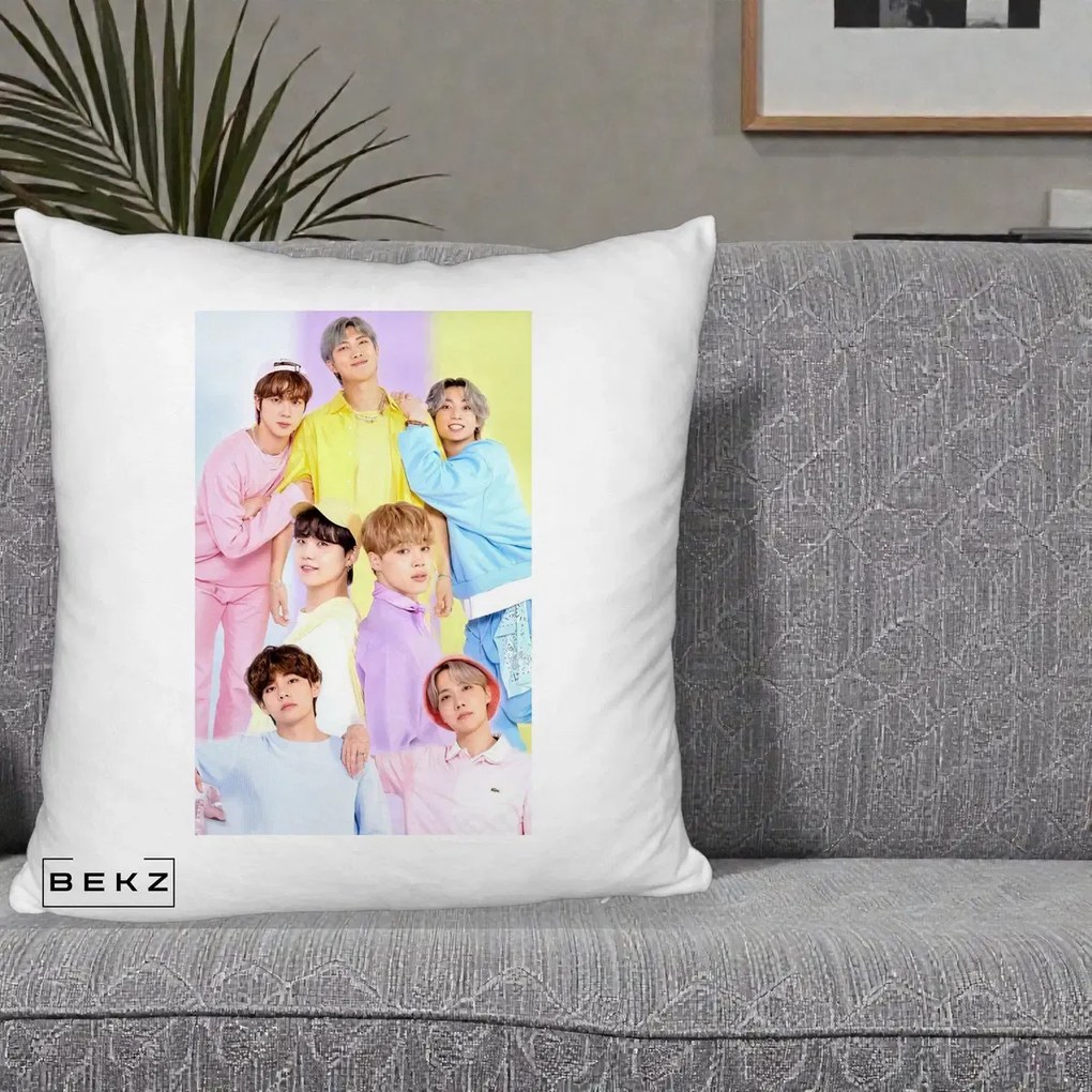Perna Personalizata K-pop BTS Foto Grup Pastel Colorat cu 7 Membrii, 40x40 cm, Alb Pufos, Husa Detasabila, Perna Inclusa, BEKZ®