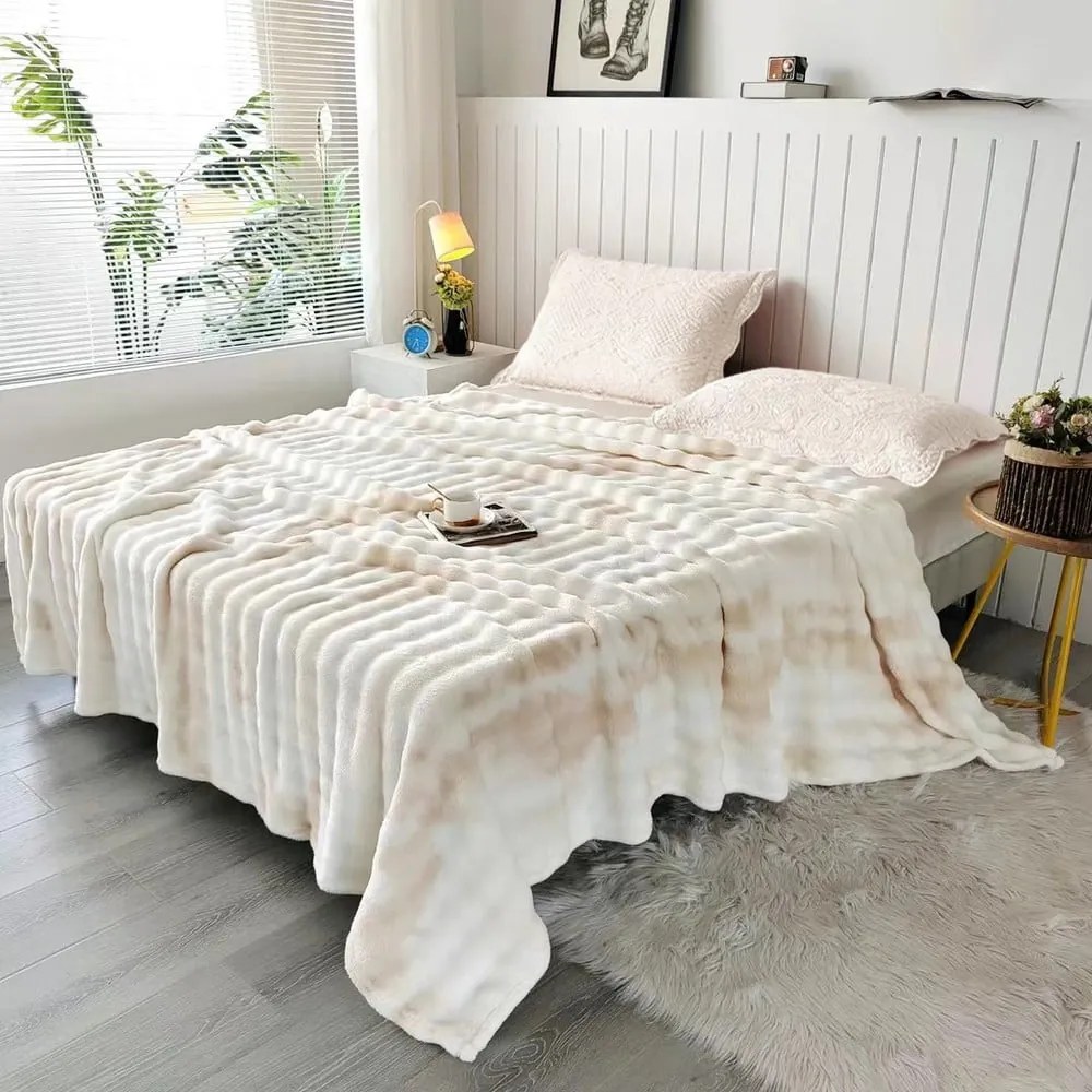 Cuvertură crem din micropluș/cocolino 150x200 cm Victory – My House