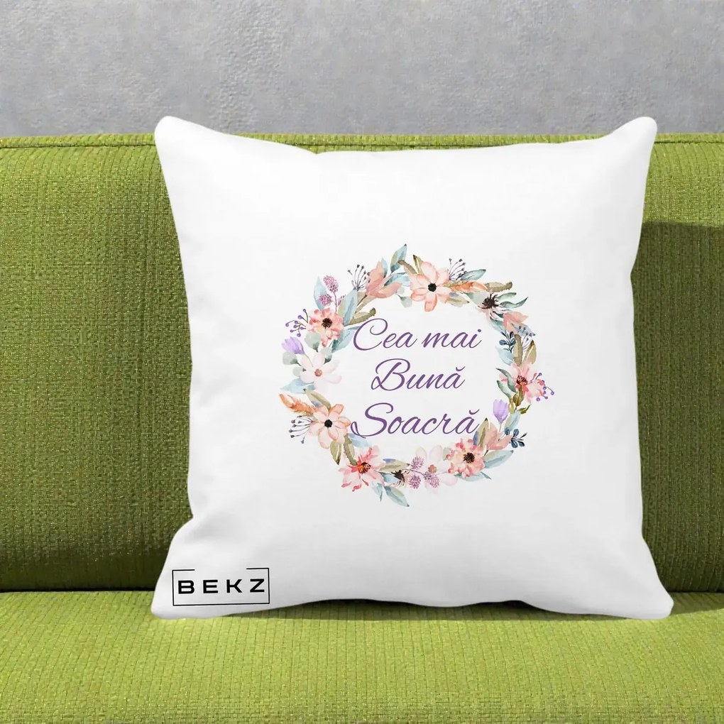 Cadou pentru Soacra - Perna Personalizata Cea mai Buna Soacra cu Coronita Flori Boho Pastel, 40x40 cm, Alba Mata, Husa Detasabila, Perna Inclusa, BEKZ®