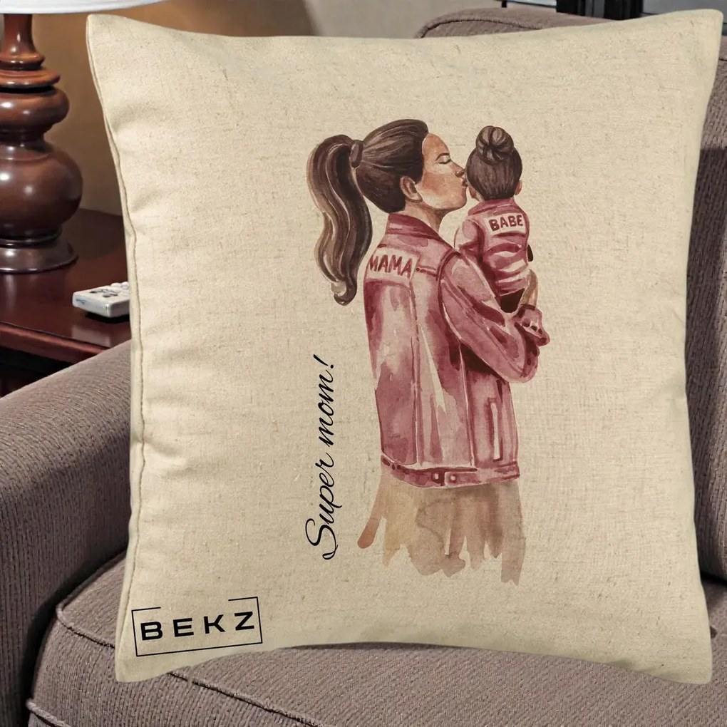 Cadou pentru Mama - Perna Personalizata Super Mom Jachete Roz, 40x40 cm, Bej, Husa Detasabila, Perna Inclusa, BEKZ®
