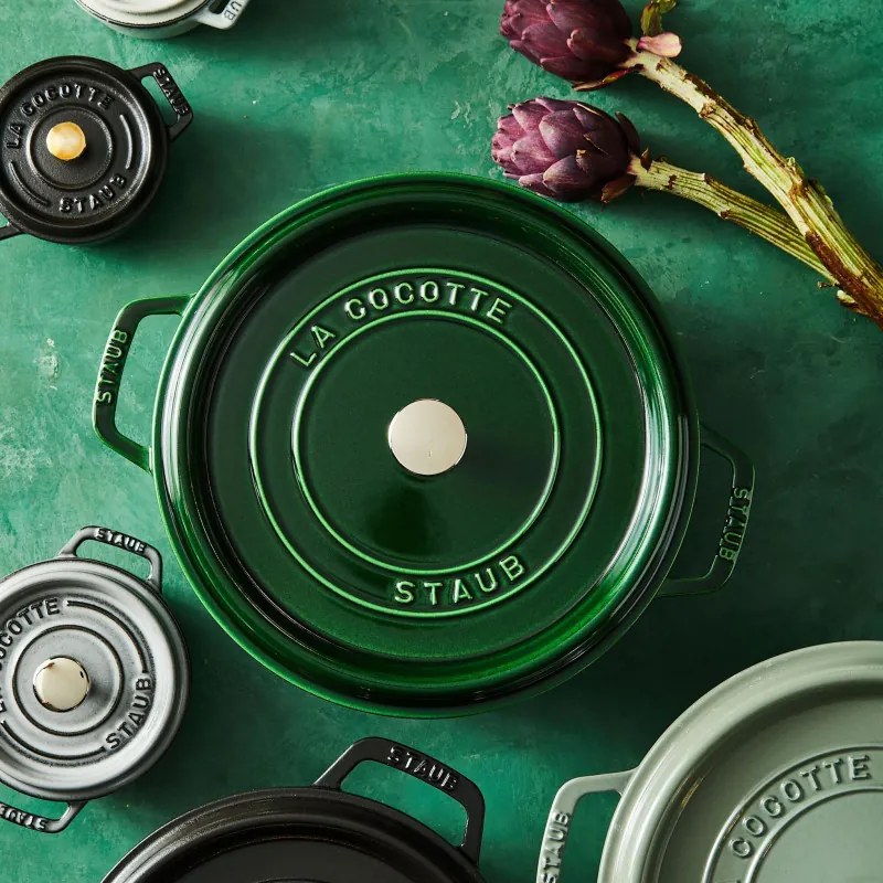 Oala din fonta Staub La Cocotte 40509-361-0, 6,7 l, 28 cm, de la -20°C pana la 260 °C, Emailata, Capac cu structura anti-picaturi, Toate plitele inclusiv inductie, Verde