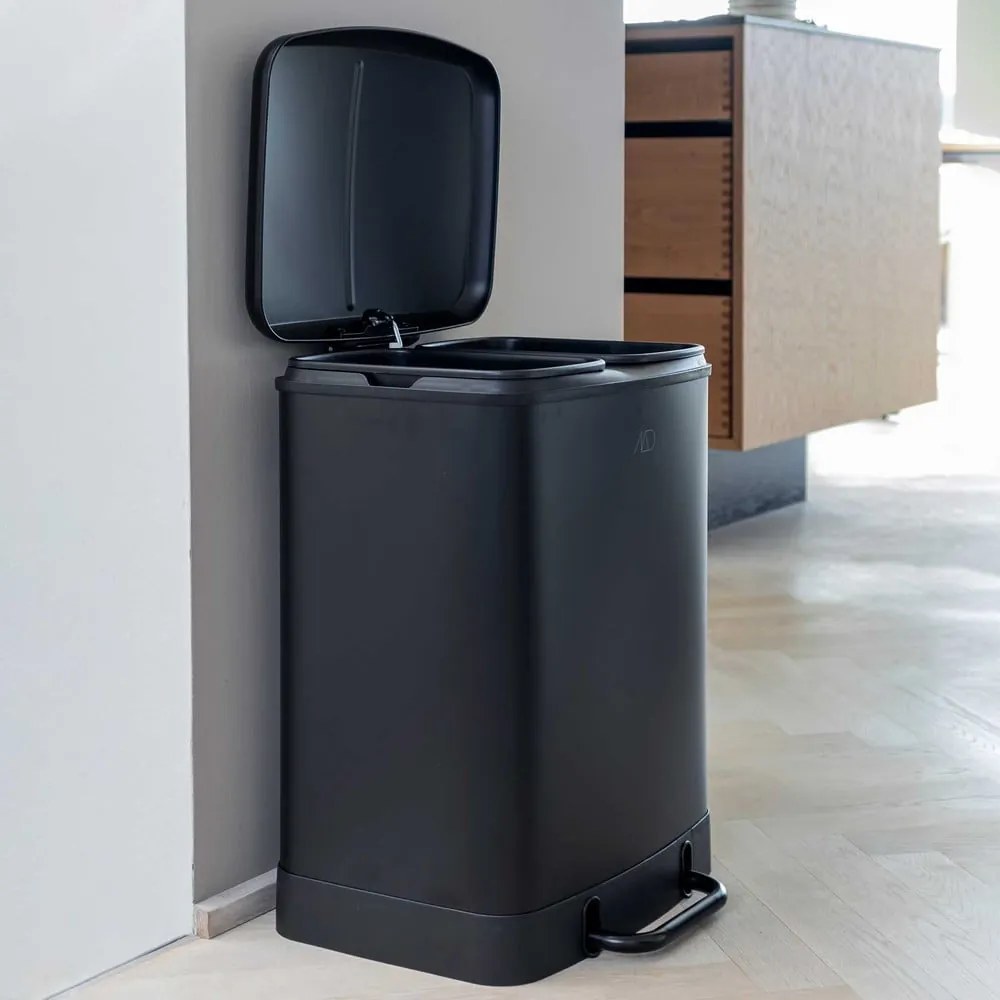 Coș de gunoi negru de reciclat/cu pedală din metal 24 l Wonda – Mette Ditmer Denmark