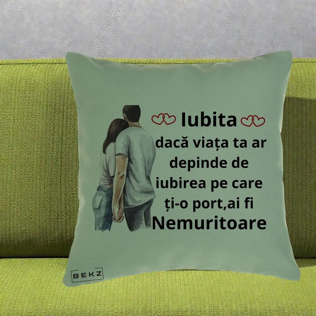 Cadou pentru Iubita - Perna Personalizata Iubita Nemuritoare cu Cuplu Acuarela Roz si Inimi, 40x40 cm, Verde, Husa Detasabila, Perna Inclusa, BEKZ®