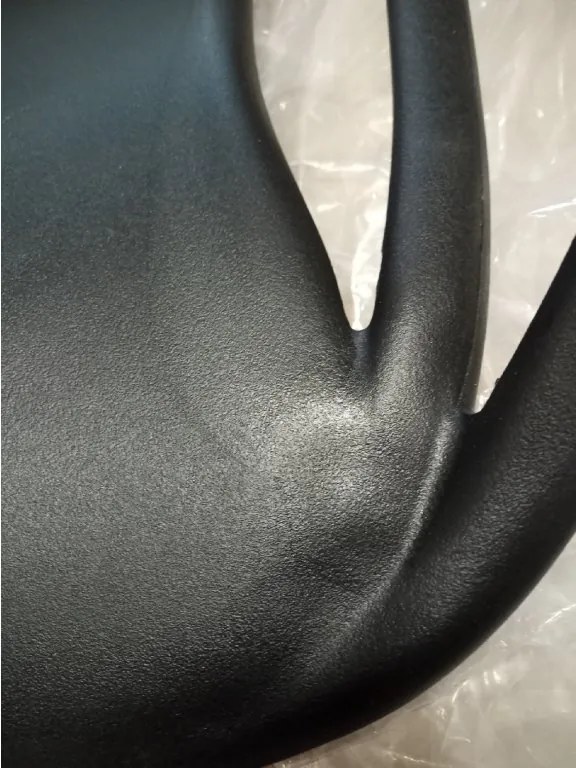 OFERTA Scaun din plastic negru KATO al doilea nivel de calitate