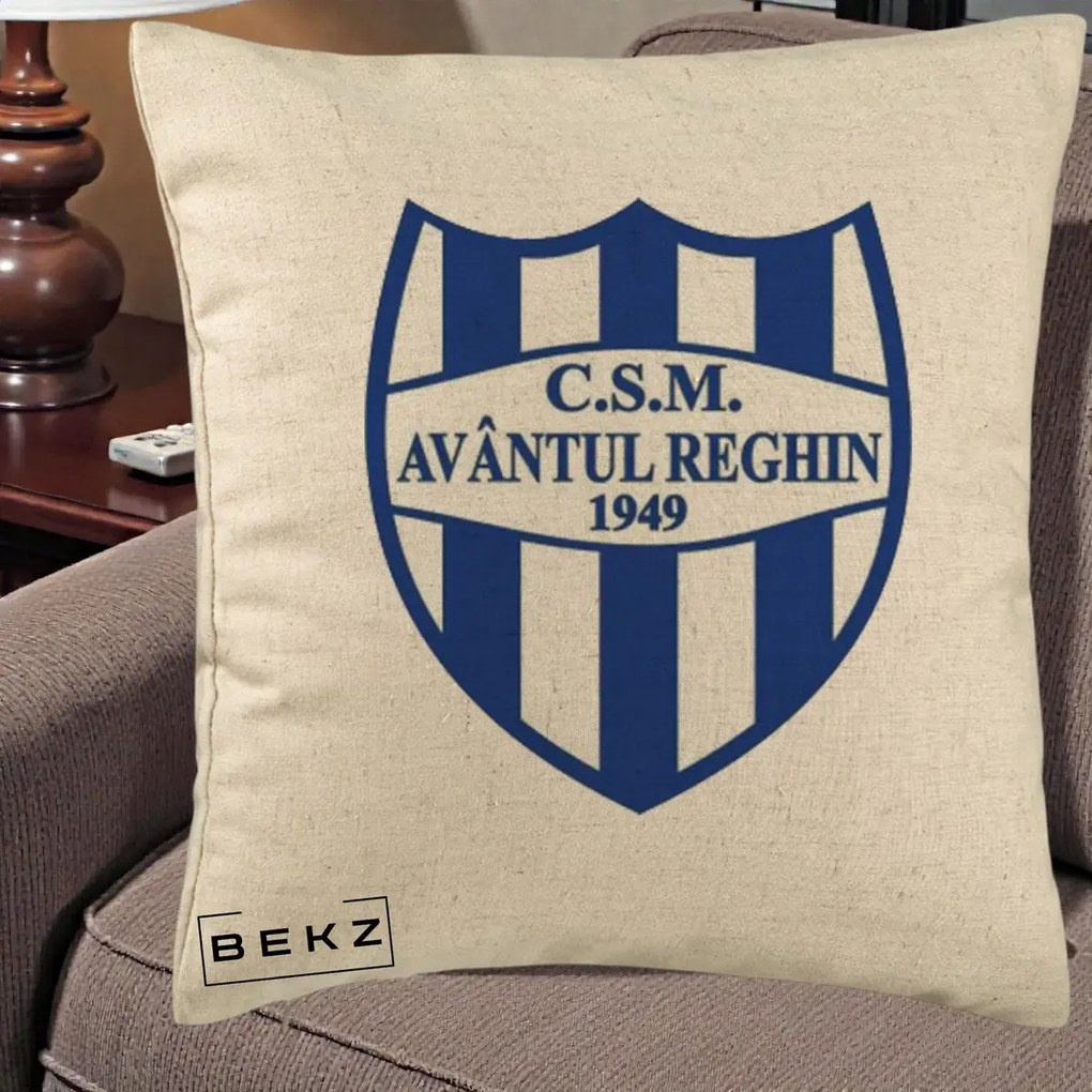 Perna Personalizata CSM Avantul Reghin 1949, 40x40 cm, Bej, Husa Detasabila, Perna Inclusa, BEKZ®