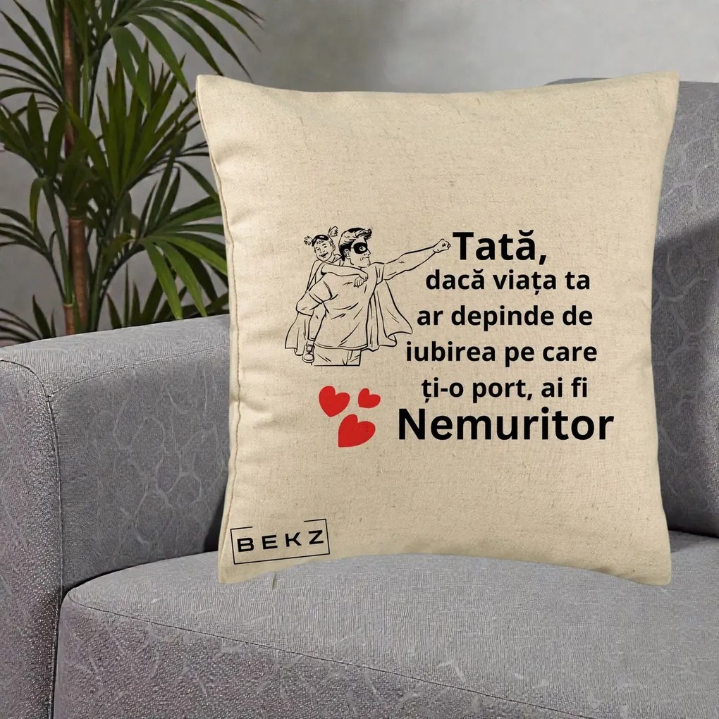 Cadou pentru Tata - Perna Personalizata Tata Nemuritor Supererou cu Masca, 40x40 cm, Bej, Husa Detasabila, Perna Inclusa, BEKZ®