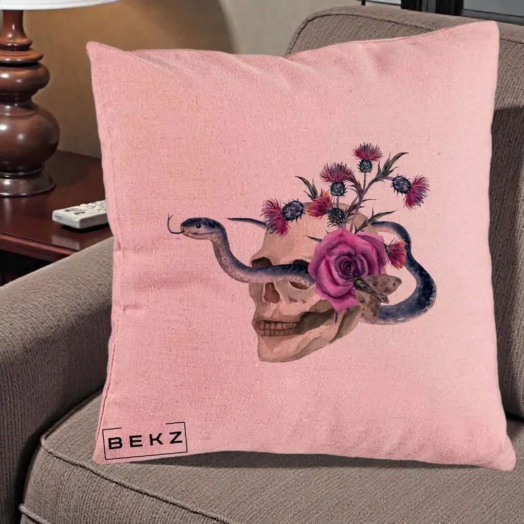 Perna Decorativa Craniu cu Sarpe si Trandafiri Gothic, 40x40 cm, Roz, Husa Detasabila, Perna Inclusa, BEKZ®