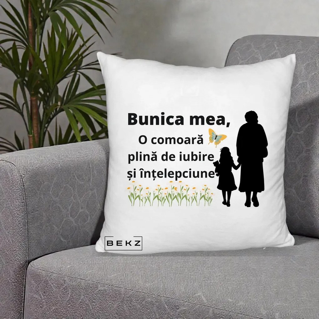 Cadou pentru Bunica - Perna Personalizata Bunica Mea Comoara Iubire Intelepciune Varianta Extinsa, 40x40 cm, Alb Pufos, Husa Detasabila, Perna Inclusa, BEKZ®