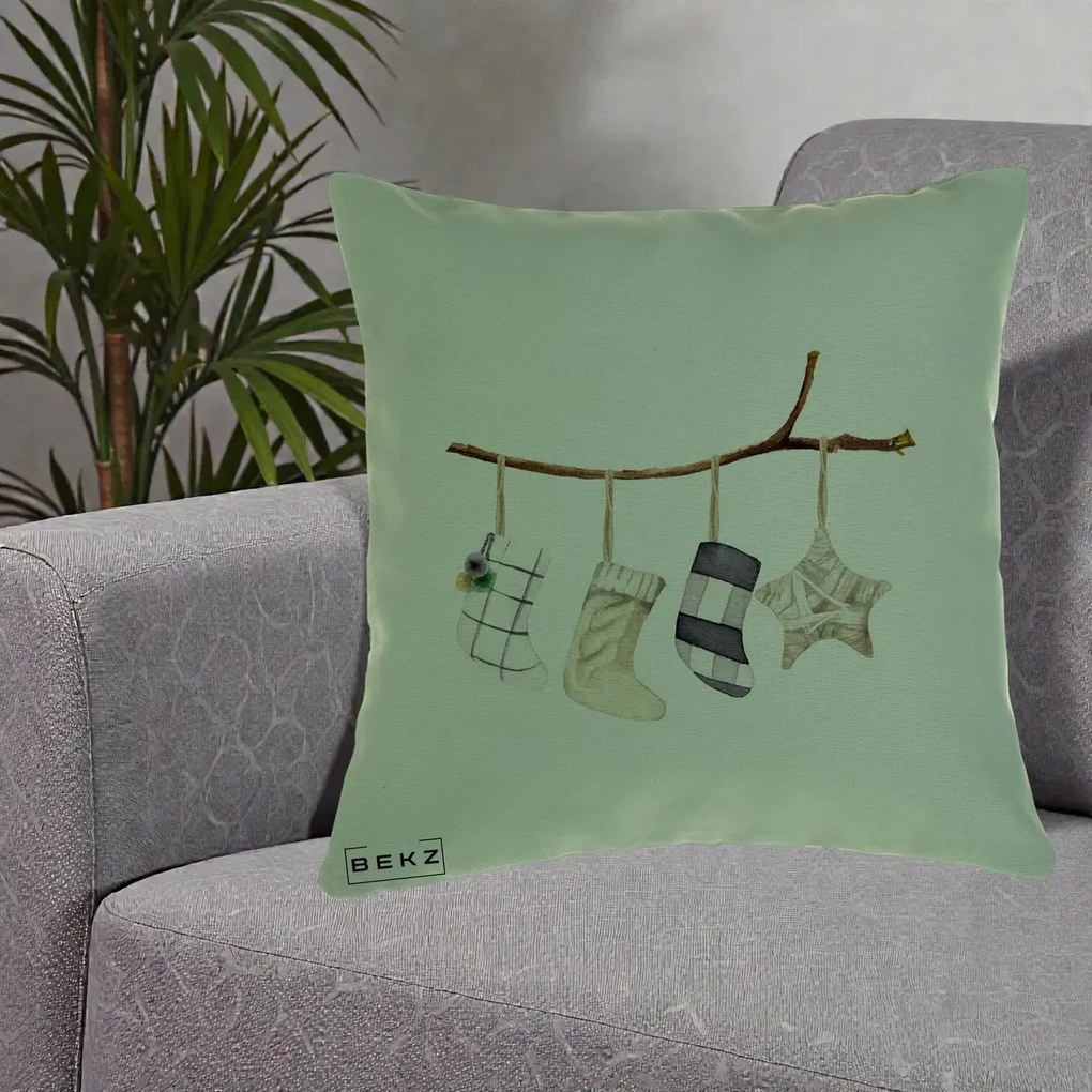 Perna Decorativa Ciorapi de Craciun pe Ramura, 40x40 cm, Verde, Husa Detasabila, Perna Inclusa, BEKZ®