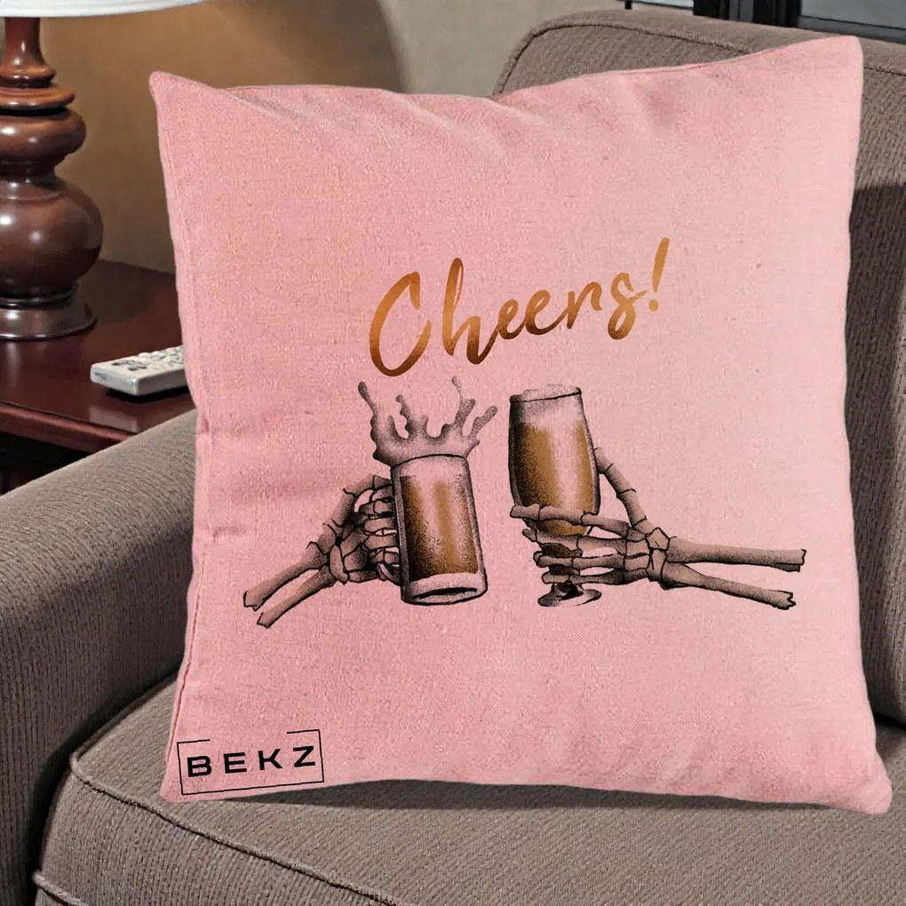 Perna Decorativa Halloween Cheers Schelete cu Bere, 40x40 cm, Roz, Husa Detasabila, Perna Inclusa, BEKZ®