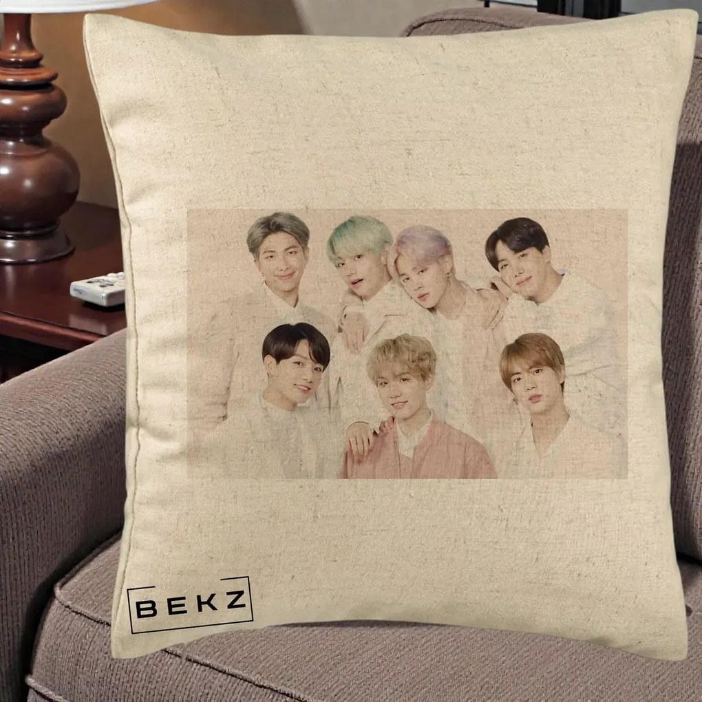 Perna Personalizata K-pop BTS Foto Grup Landscape Pastel, 40x40 cm, Bej, Husa Detasabila, Perna Inclusa, BEKZ®