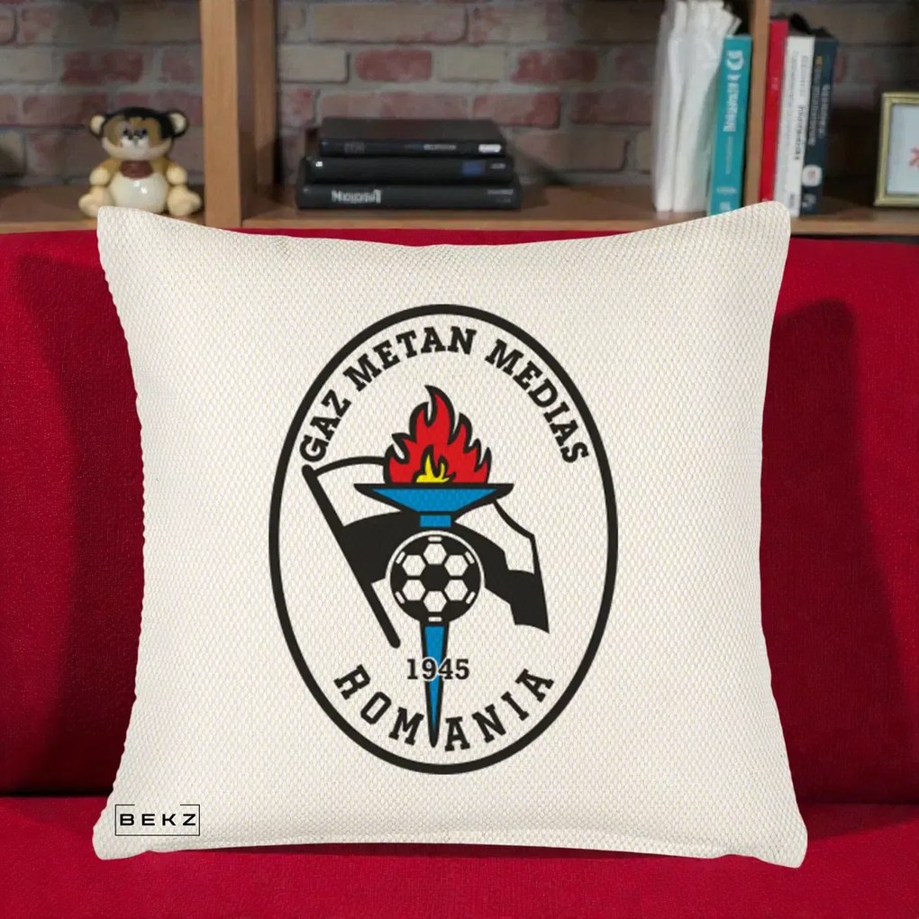 Perna Personalizata Gaz Metan Medias 1945 Fotbal, 40x40 cm, Crem Reliefat, Husa Detasabila, Perna Inclusa, BEKZ®