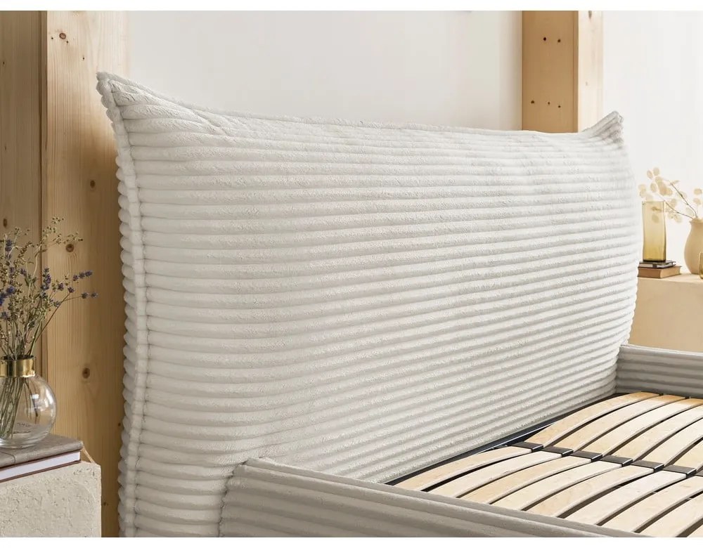 Pat matrimonial crem tapițat cu spațiu de depozitare cu somieră 160x200 cm Jade – Bobochic Paris