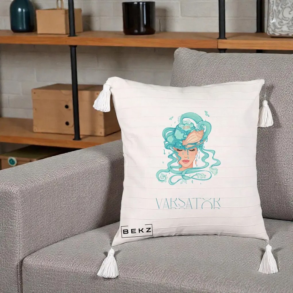 Perna Personalizata Zodiac Varsator Cowgirl, 40x40 cm, Bej cu Franjuri, Husa Detasabila, Perna Inclusa, BEKZ®