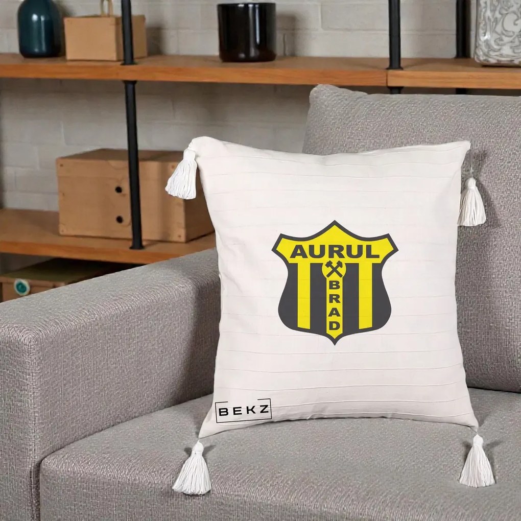 Perna Personalizata Aurul Brad Fotbal, 40x40 cm, Bej cu Franjuri, Husa Detasabila, Perna Inclusa, BEKZ®