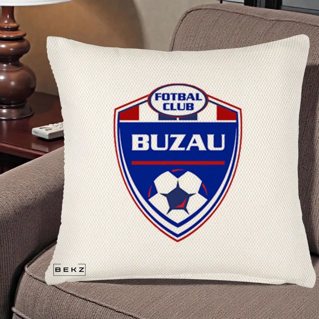 Perna Personalizata FC Buzau Fotbal, 40x40 cm, Crem Reliefat, Husa Detasabila, Perna Inclusa, BEKZ®