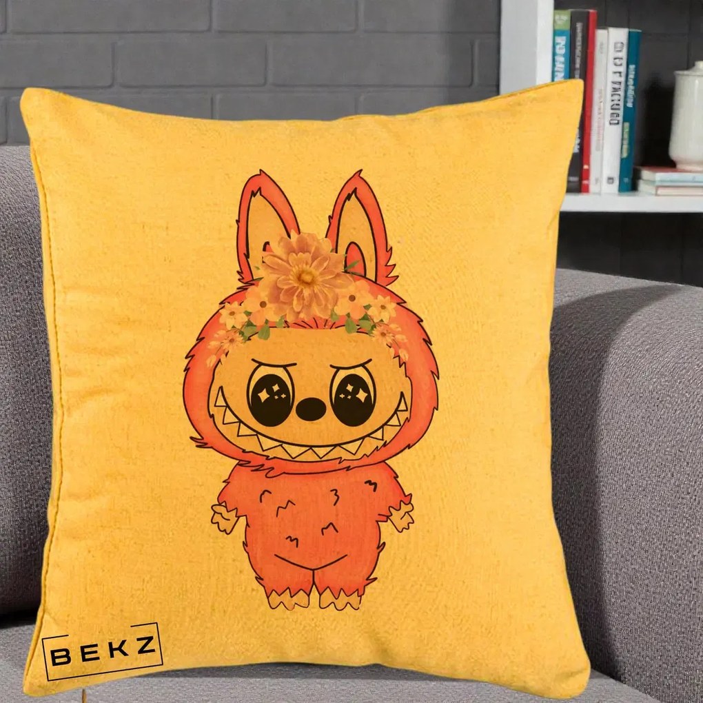 Perna Personalizata Labubu Roz cu Coroana Florala, 40x40 cm, Galben, Husa Detasabila, Perna Inclusa, BEKZ®