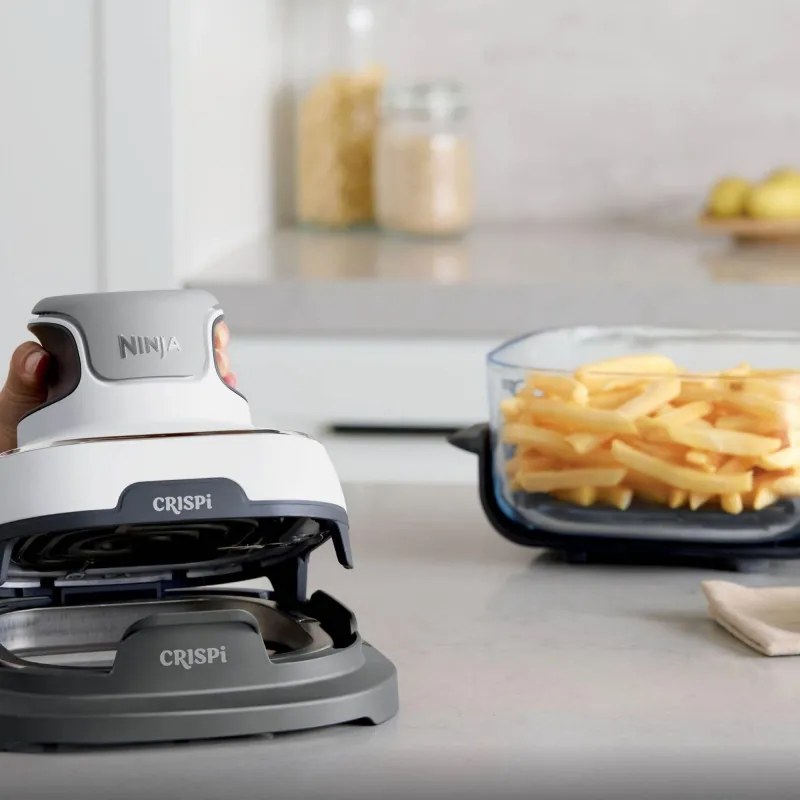 Friteuza cu aer cald 4in1 Ninja CRISPi FN102EU, 1700 W, 3,8 + 1,4 l, 70-185°C, TempWare, Placi ceramice, Fara PFAS, Design portabil, Alb