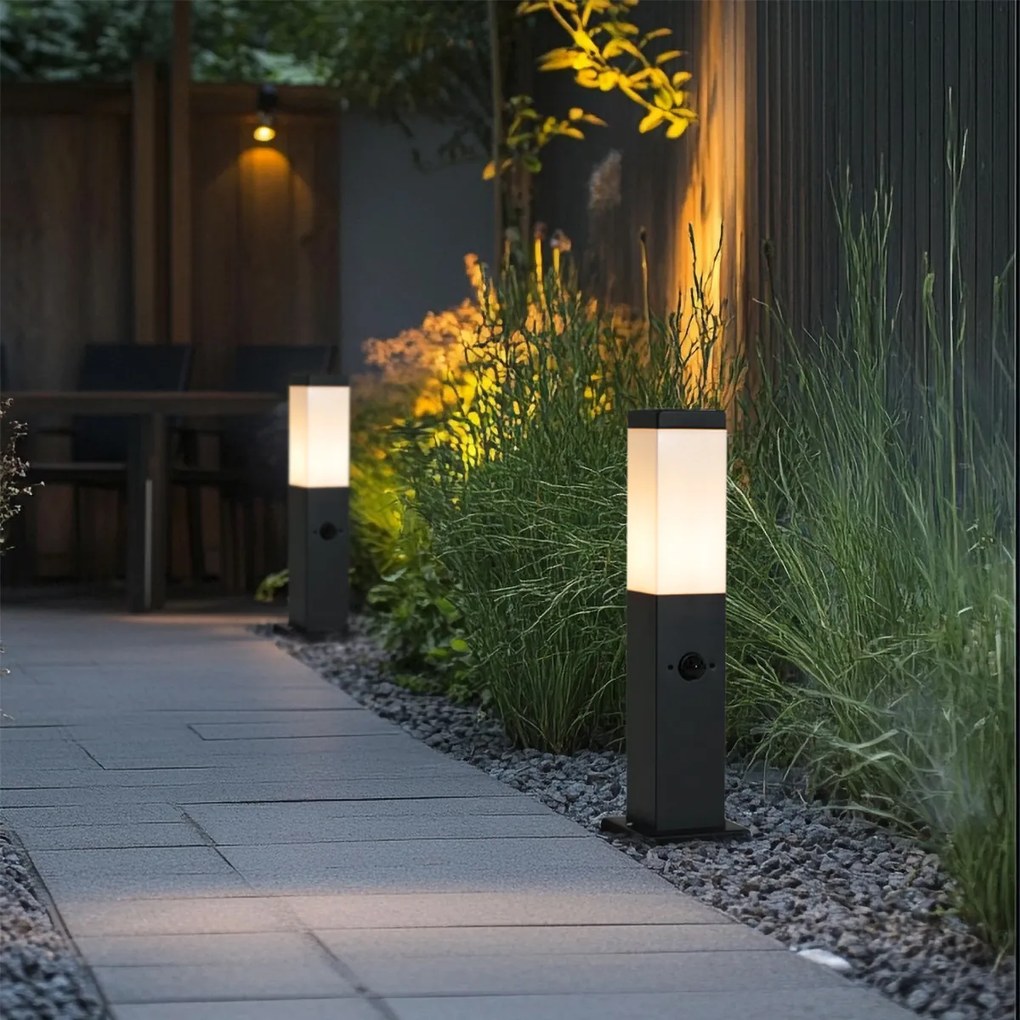 Lampă de exterior gri închis cu sticlă opală 45cm IP44 cu priză și senzor de mișcare - Malios