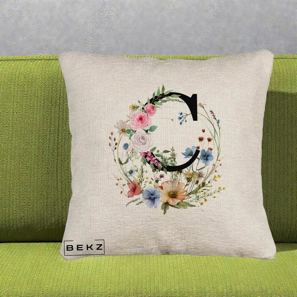 Cadou Personalizat - Perna Personalizata Monogram Litera C cu Flori Acuarela, 40x40 cm, Bej Canapea, Husa Detasabila, Perna Inclusa, BEKZ®