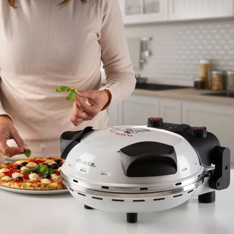 Cuptor electric pentru pizza Ariete "Pizza in 4 minute" 0918/00, 1200W, 32 cm, Pana la 400°C, 5 trepte, Placa de piatra, Acoperire antiaderenta, Alb