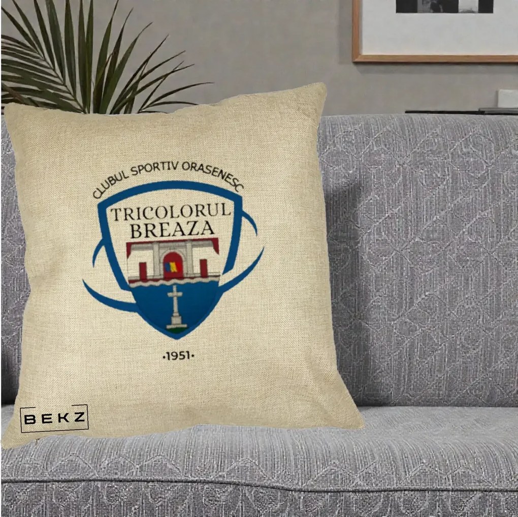 Perna Personalizata CSO Tricolorul Breaza 1951, 40x40 cm, Crem, Husa Detasabila, Perna Inclusa, BEKZ®