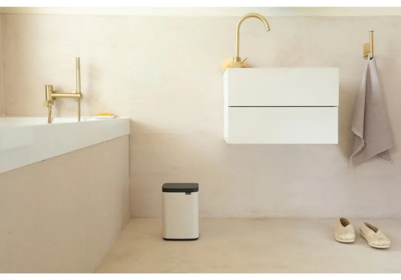 Cos de gunoi Brabantia Bo Small 1008865, 4 L, Deschidere lina si silentioasa, Baza antiderapanta, Bej
