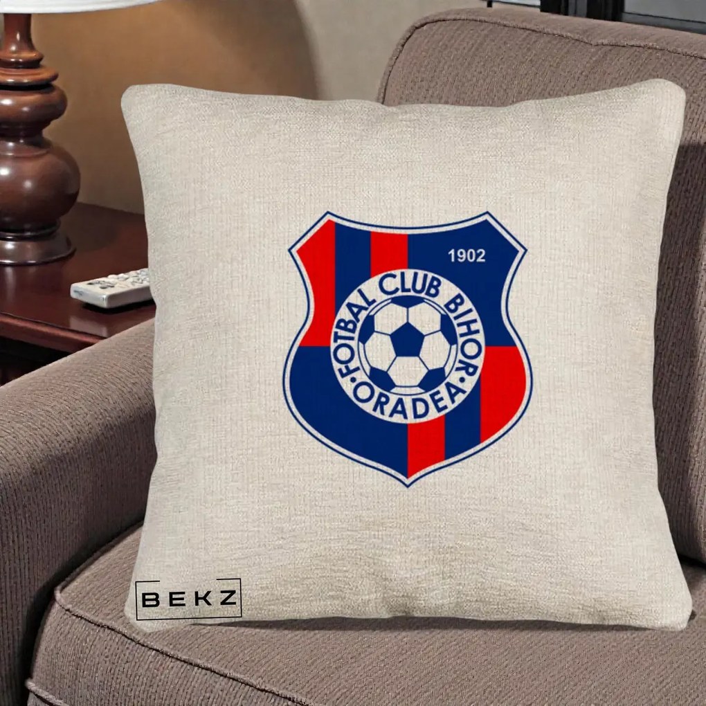 Perna Personalizata FC Bihor Oradea 1902 Fotbal, 40x40 cm, Bej Canapea, Husa Detasabila, Perna Inclusa, BEKZ®