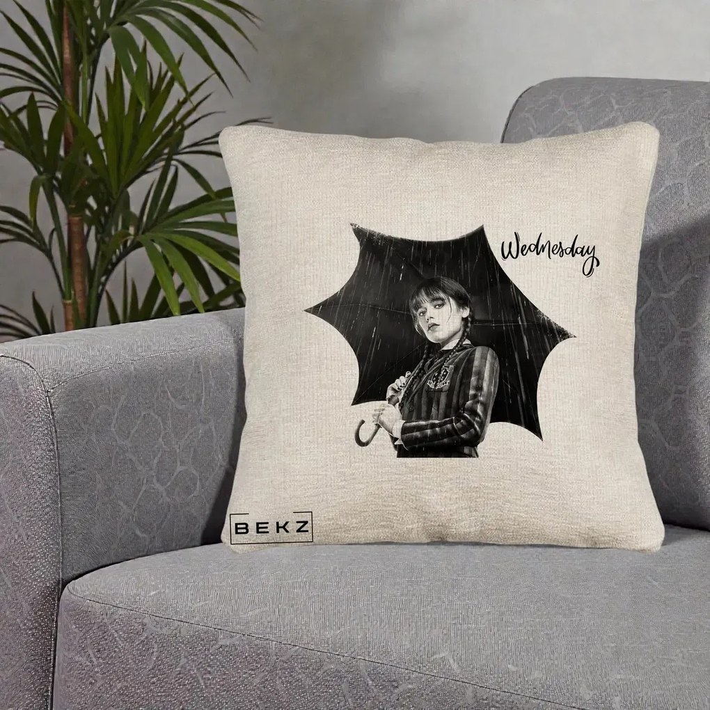 Perna Personalizata Wednesday Addams cu Umbrela Foto, 40x40 cm, Bej Canapea, Husa Detasabila, Perna Inclusa, BEKZ®