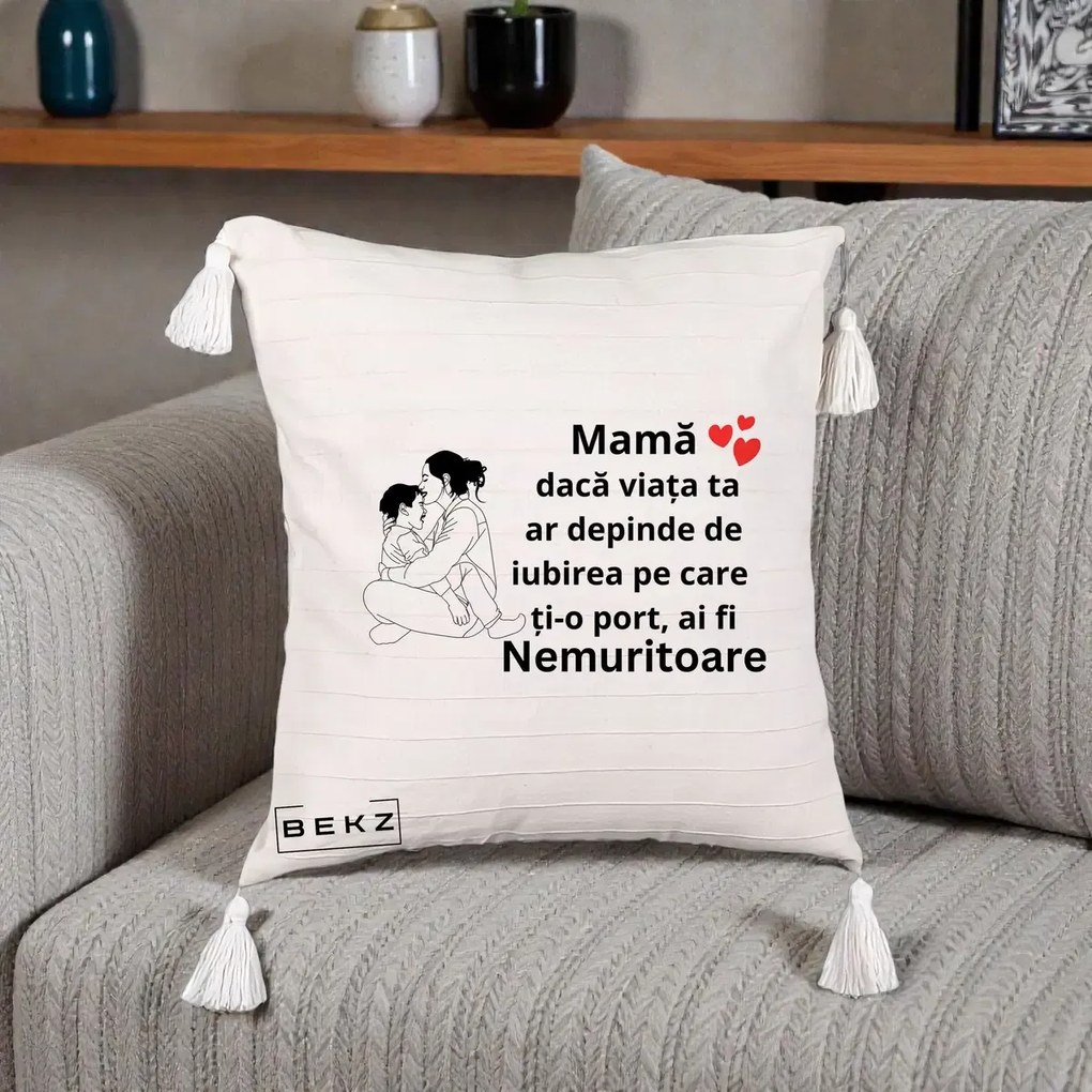 Cadou pentru Mama - Perna Personalizata Mama Nemuritoare Kawaii, 40x40 cm, Bej cu Franjuri, Husa Detasabila, Perna Inclusa, BEKZ®