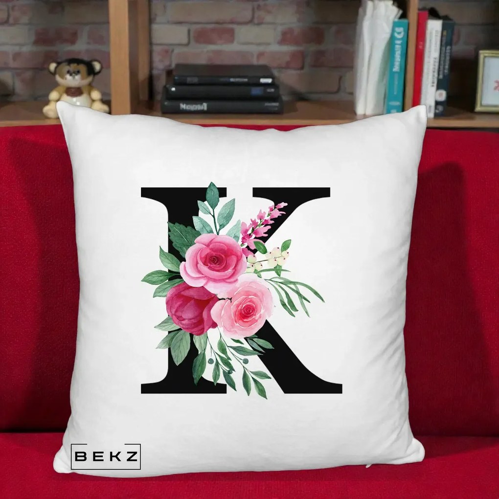 Cadou Personalizat - Perna Personalizata Monograma Florala Litera K, 40x40 cm, Alb Pufos, Husa Detasabila, Perna Inclusa, BEKZ®