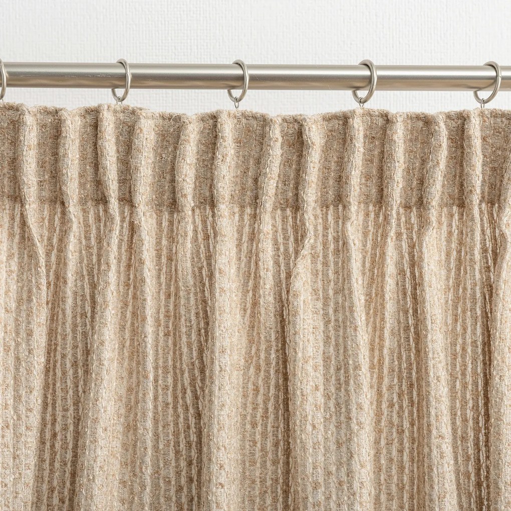 Perdea cu bandă de pliuri