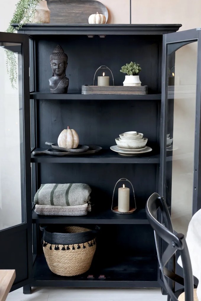 Vitrină vintage din lemn de pin, negru, cu 2 uși vitrate, 3 rafturi și decor sculptat, finisaj antichizat, 170 x 97 x 41 cm, „Sauveterre”