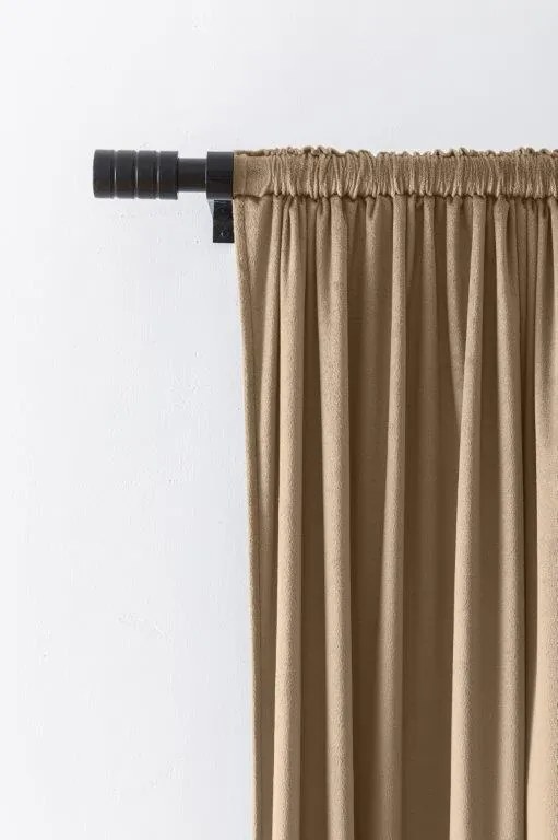 Draperie opaca maro deschis VELVET 135x250 cm Agățat: Inele metalice